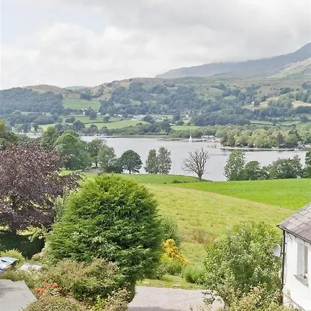 Badgers Cottage, Water, District