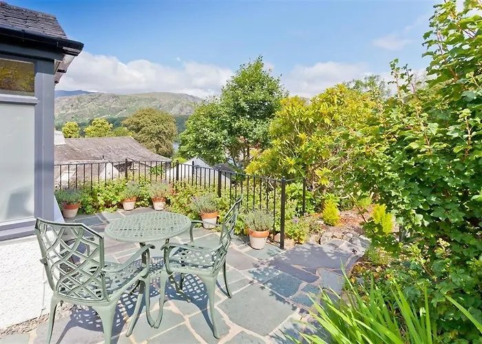 Badgers Cottage, Water, District *